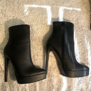6 in black booties